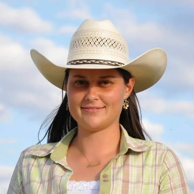 Dra. Daniele em atividade a campo